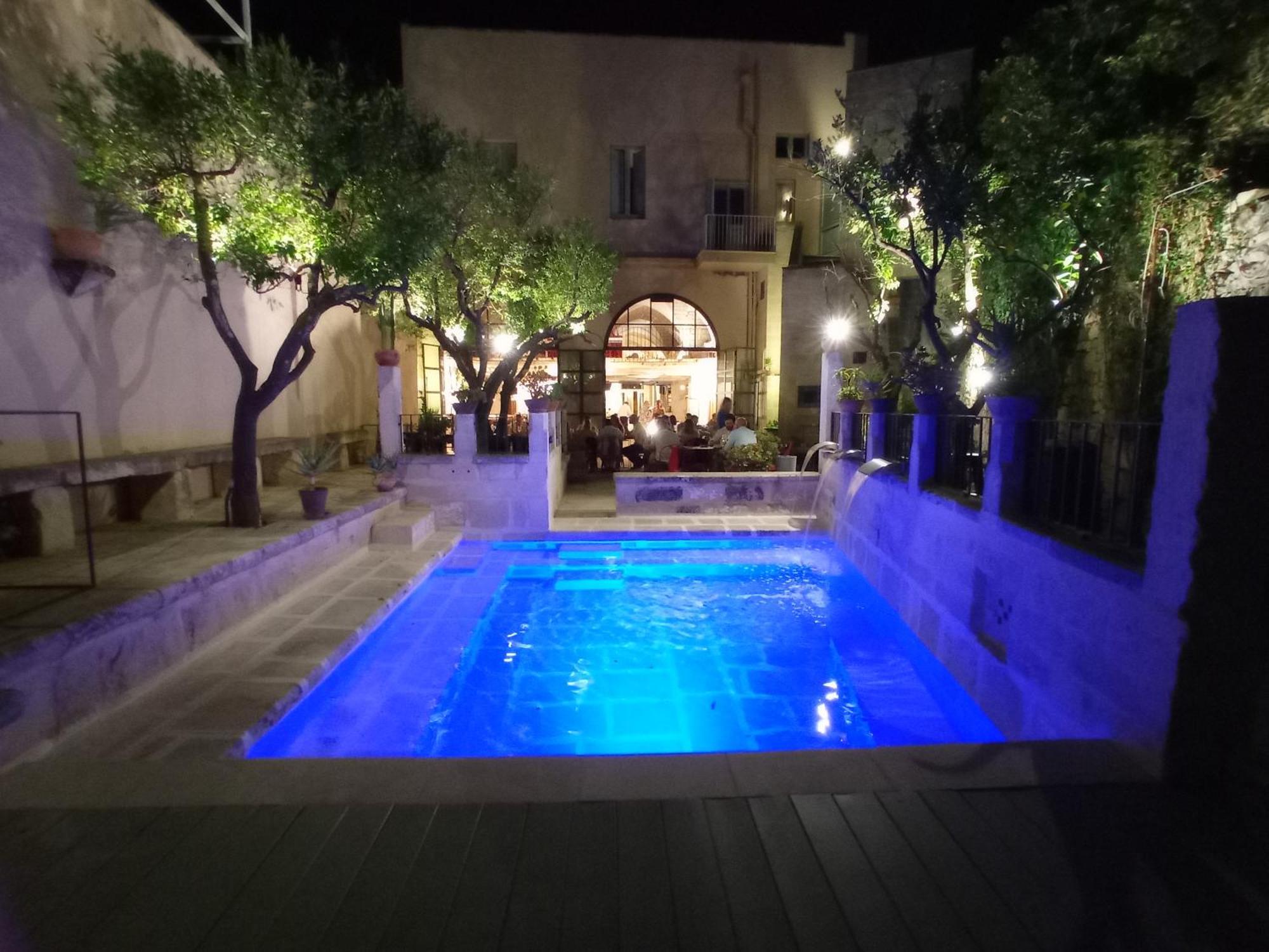 Palazzo Mandurino Luxury Relais Bed & Breakfast Zollino ภายนอก รูปภาพ