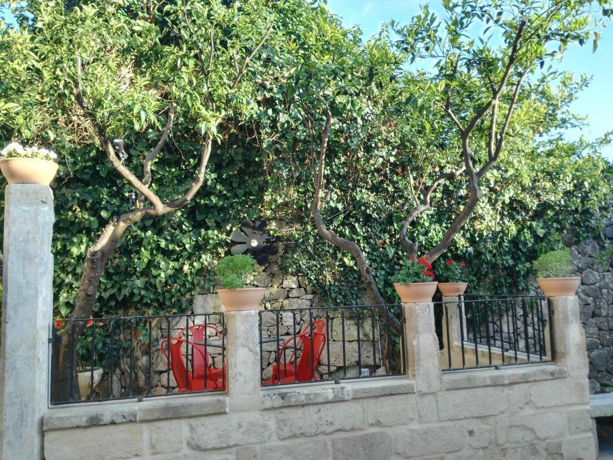 Palazzo Mandurino Luxury Relais Bed & Breakfast Zollino ภายนอก รูปภาพ